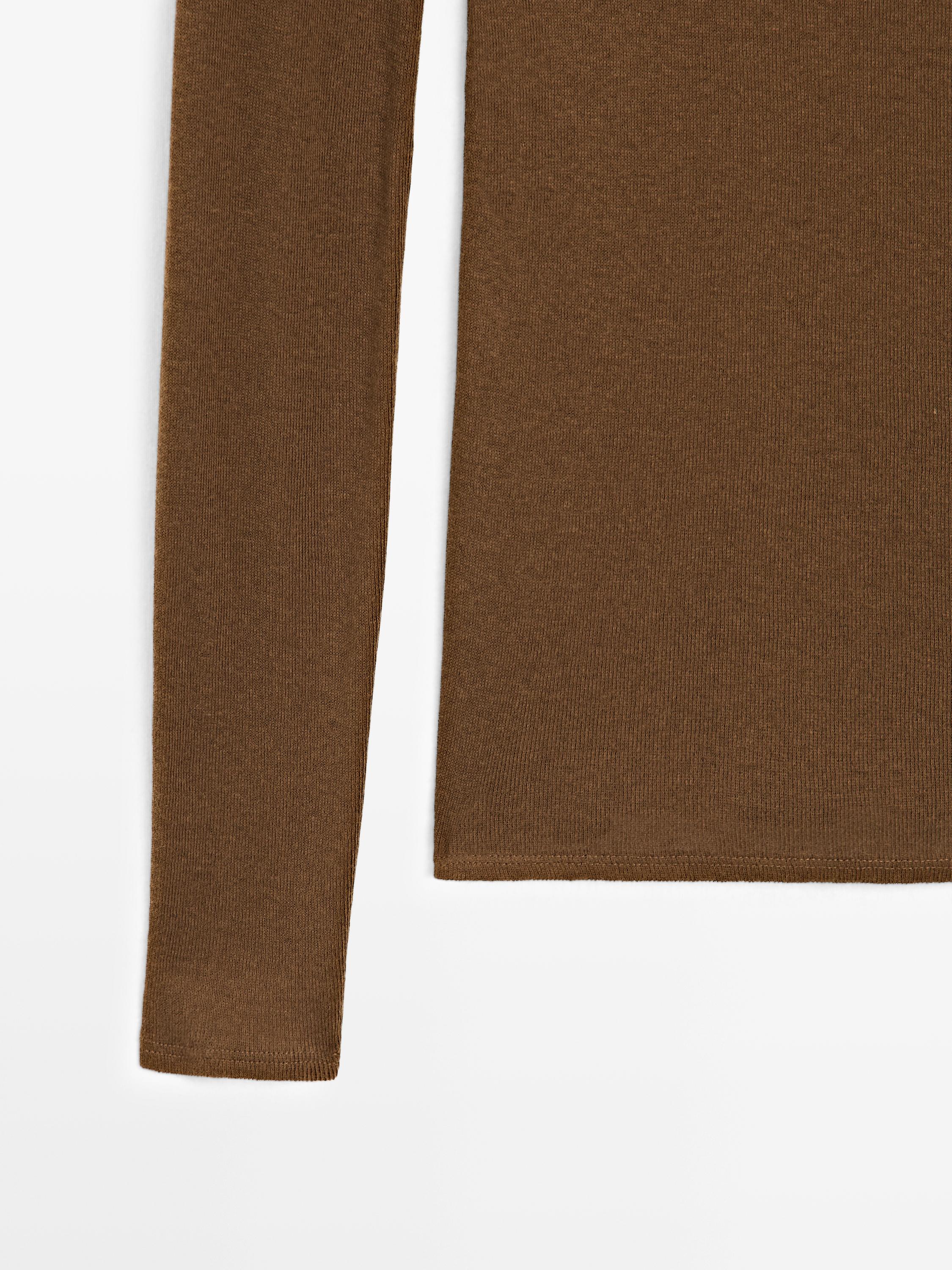 Knit T-shirt with shoulder detail